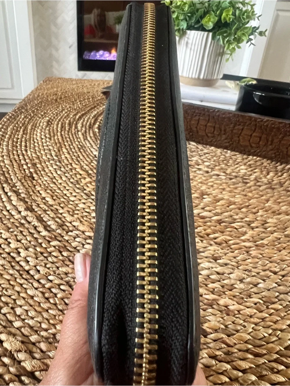 Valentino by Mario Valentino Black Leather Zip Continental Wallet